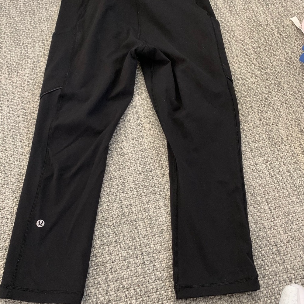 Lululemon invigorate crop 19 leggings